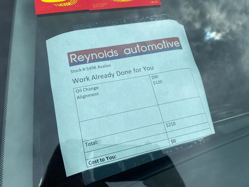 Used 2016 Toyota Avalon XLE Premium FWD image 3