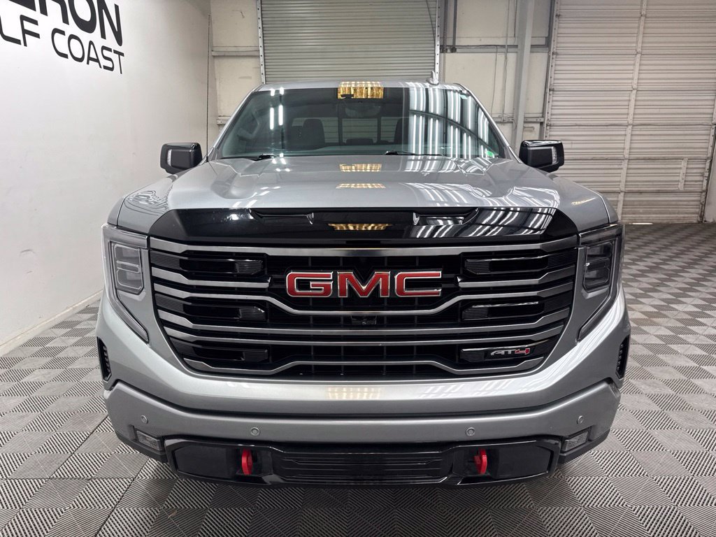 Used 2025 GMC Sierra 1500 AT4 w/ AT4 Premium Package AWD/4WD image 9