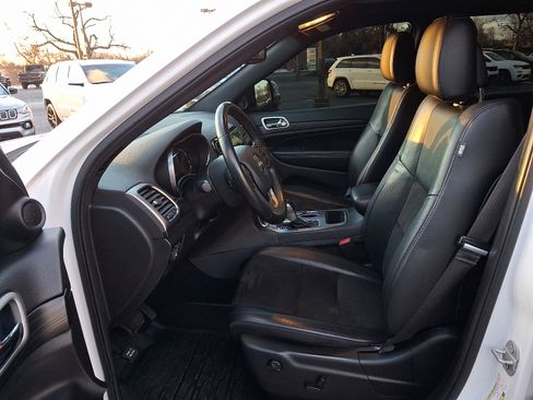 Certified 2020 Jeep Grand Cherokee Altitude image 13