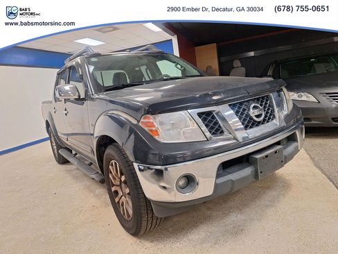 Used 2012 Nissan Frontier SL w/ Moonroof Pkg image 5