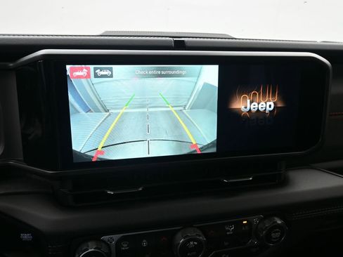 Used 2025 Jeep Wrangler Unlimited Rubicon image 18