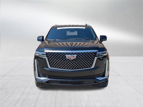 Used 2023 Cadillac Escalade Premium Luxury image 2