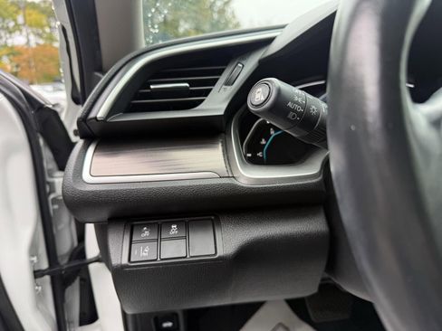 Used 2019 Honda Civic EX image 17