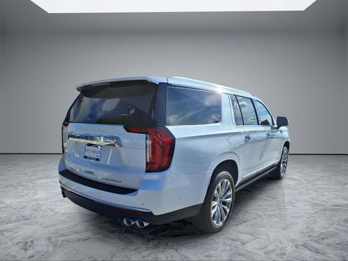 Used 2023 GMC Yukon XL Denali w/ Denali Reserve Package AWD/4WD image 7