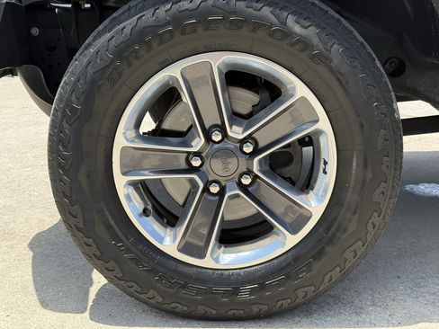 Used 2020 Jeep Wrangler Unlimited Sahara AWD/4WD image 12