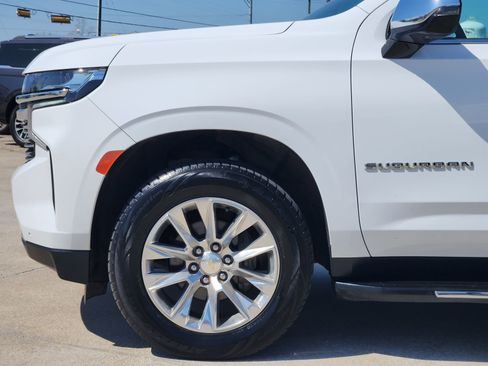 Used 2023 Chevrolet Suburban Premier image 9