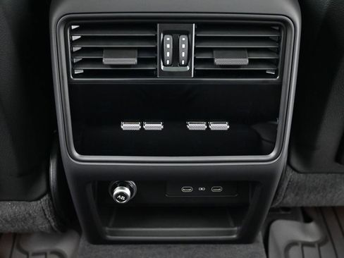 Used 2026 Porsche Cayenne AWD/4WD image 8