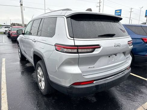 Used 2023 Jeep Grand Cherokee L Limited AWD/4WD image 10