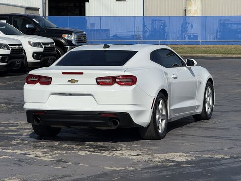 Used 2019 Chevrolet Camaro LT RWD image 9