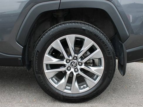 Used 2023 Toyota RAV4 XLE Premium image 40