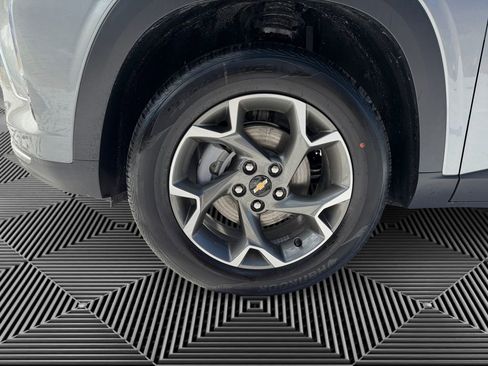 New 2026 Chevrolet Trax LT w/ Driver Confidence Package image 9