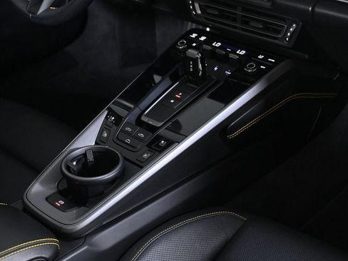 Used 2022 Porsche 911 Carrera RWD image 21
