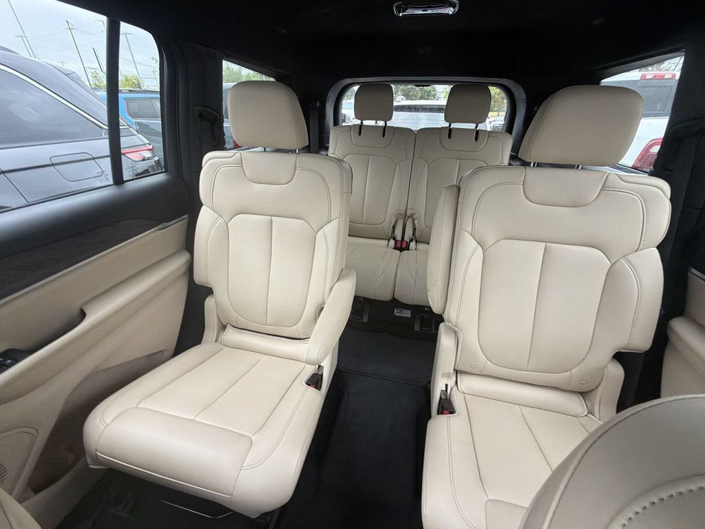 Used 2025 Jeep Grand Cherokee L Limited w/ Black Appearance Package RWD image 20