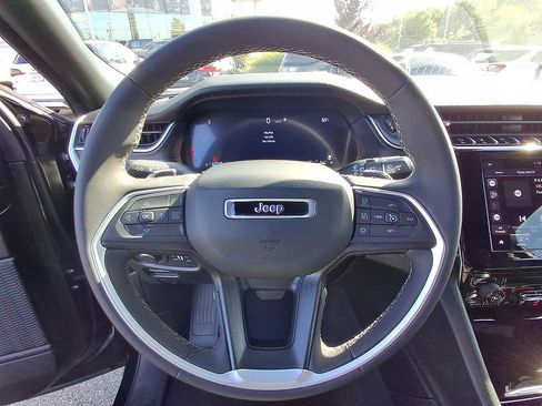 Used 2024 Jeep Grand Cherokee Laredo X AWD/4WD image 22
