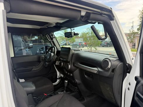 Used 2017 Jeep Wrangler Unlimited Sport w/ Quick Order Package 24S AWD/4WD image 21