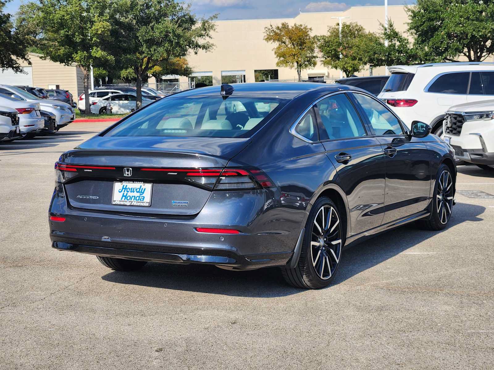 Used 2024 Honda Accord Touring image 6