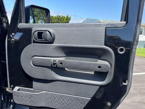 Used 2008 Jeep Wrangler X AWD/4WD image 4