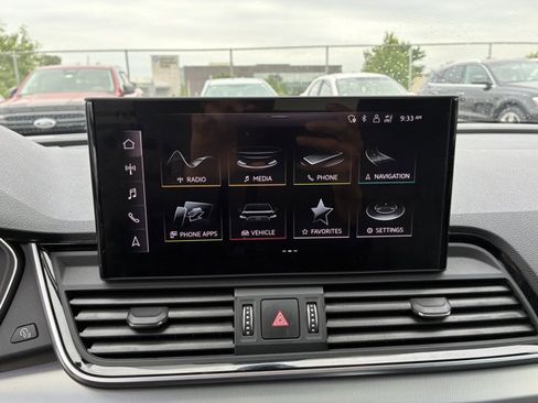 Used 2025 Audi Q5 2.0T Premium w/ Convenience Plus Package AWD/4WD image 12