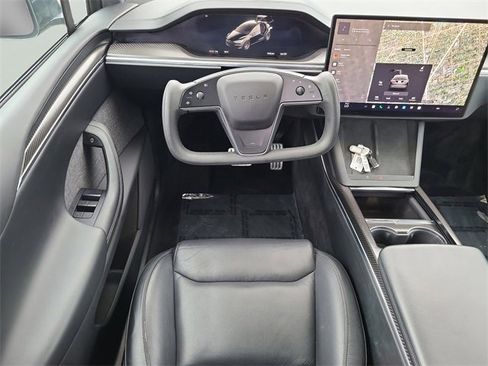 Used 2022 Tesla Model X Plaid image 18