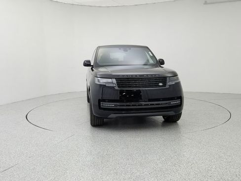 Certified 2025 Land Rover Range Rover SE image 2