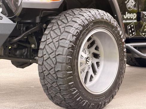 Used 2021 Jeep Gladiator Overland w/ Popular Equipment Package AWD/4WD image 12