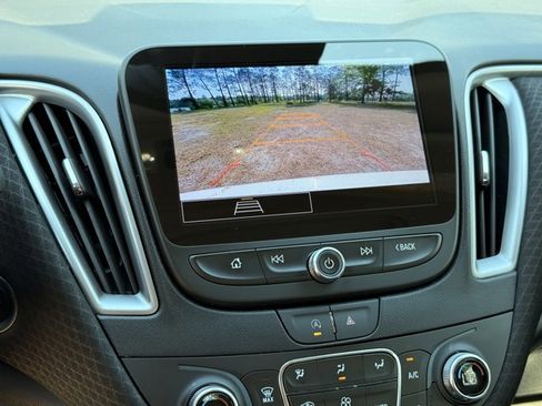 Used 2024 Chevrolet Malibu LT w/ Sport Edition image 18