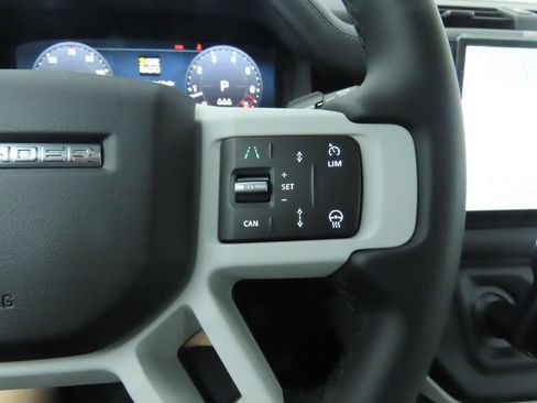 Used 2025 Land Rover Defender 110 S AWD/4WD image 13