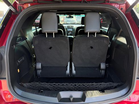 Used 2018 Ford Explorer Platinum AWD/4WD image 16