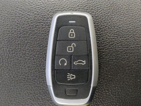 Used 2019 Ford Escape SEL FWD image 32
