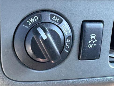 Used 2017 Nissan Frontier SV image 13