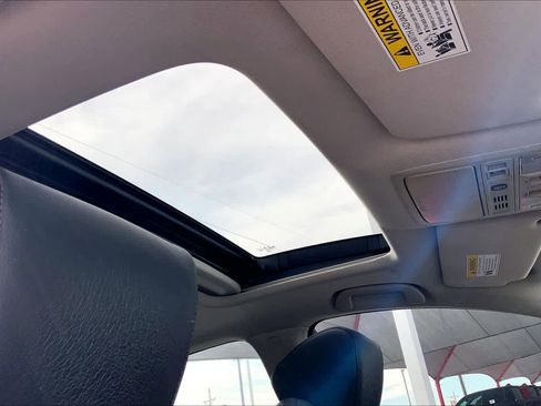 Used 2018 Honda Accord Touring image 14