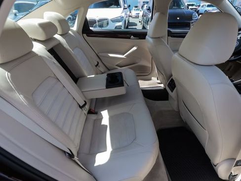Used 2013 Volkswagen Passat 2.5 SEL Premium FWD image 45