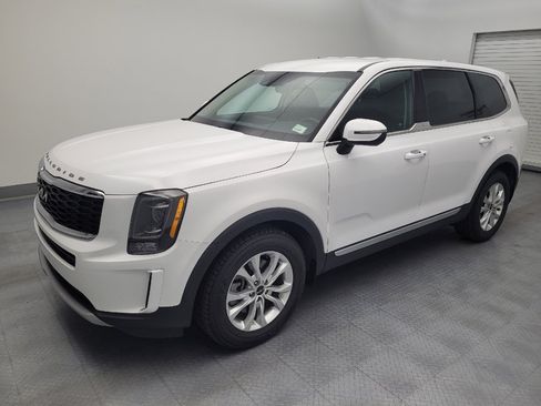 Used 2022 Kia Telluride LX AWD/4WD image 2