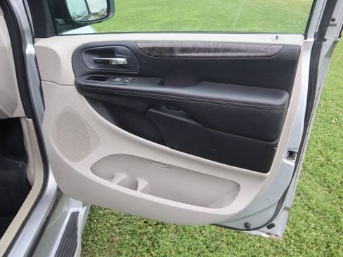 Used 2011 Dodge Grand Caravan Mainstreet w/ PWR Convenience Group FWD image 33