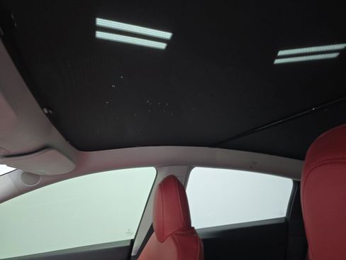 Used 2021 Tesla Model Y Long Range image 14