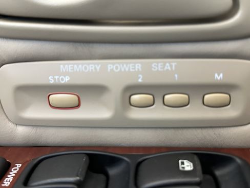 Used 2004 Mitsubishi Diamante LS image 30