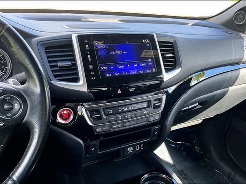 Used 2020 Honda Ridgeline Black Edition image 6
