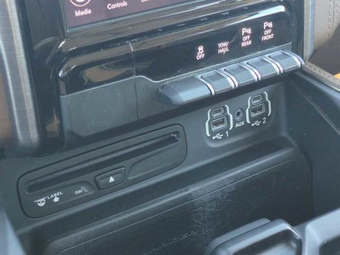 Used 2019 RAM 1500 Laramie Longhorn image 18