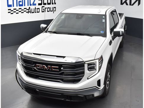 Used 2025 GMC Sierra 1500 SLT AWD/4WD image 9