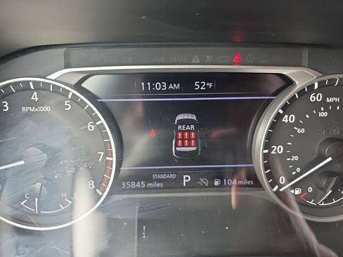 Used 2024 Nissan Pathfinder SV image 19