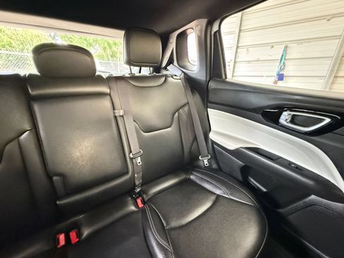 Used 2025 Jeep Compass Limited AWD/4WD image 37