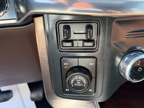 Used 2025 Ford F150 King Ranch AWD/4WD image 33