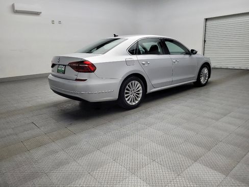 Used 2017 Volkswagen Passat 1.8T SE image 9