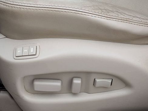 Used 2011 Cadillac SRX Luxury AWD/4WD image 16
