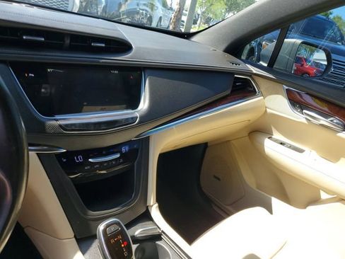 Used 2018 Cadillac XT5 Luxury w/ Driver Awareness Package image 25