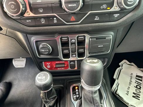 Used 2025 Jeep Wrangler Unlimited Sport AWD/4WD image 24