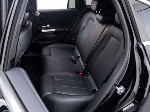 Used 2025 Mercedes-Benz GLA 250 4MATIC w/ Exclusive Package image 20