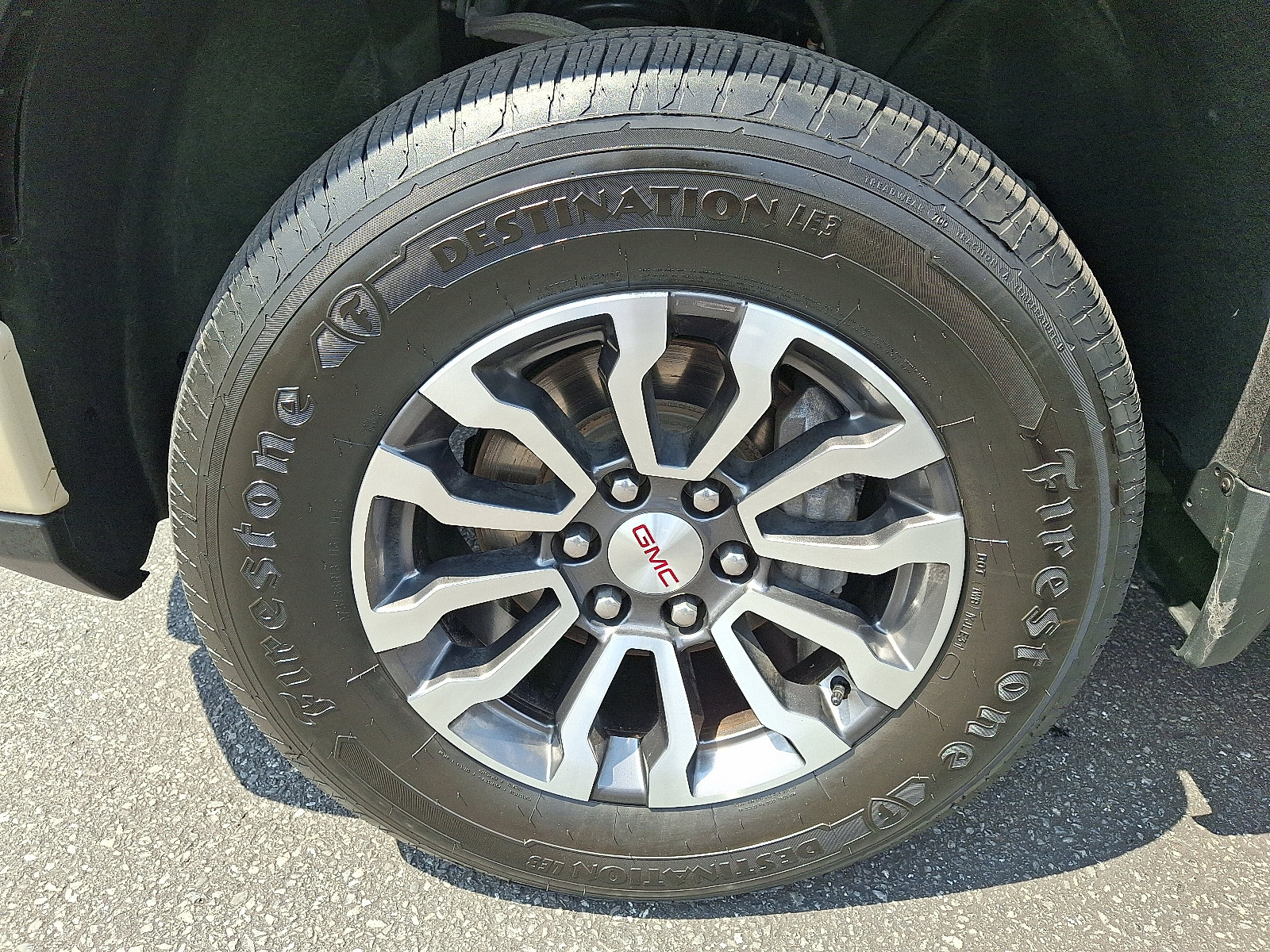 Used 2023 GMC Sierra 1500 AT4 w/ Technology Package AWD/4WD image 9