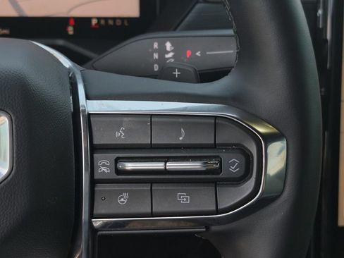 Used 2026 GMC Acadia Elevation w/ Elevation Premium Package FWD image 21