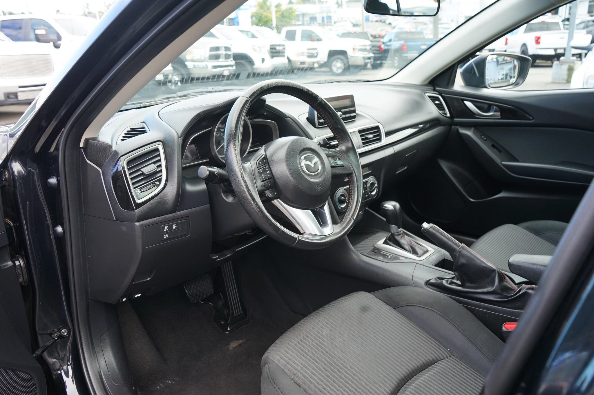 Used 2014 MAZDA MAZDA3 i Touring w/ Moonroof Package 1 FWD image 12